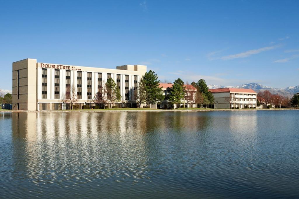 Doubletree By Hilton Hotel Salt Lake City Airport Exterior foto