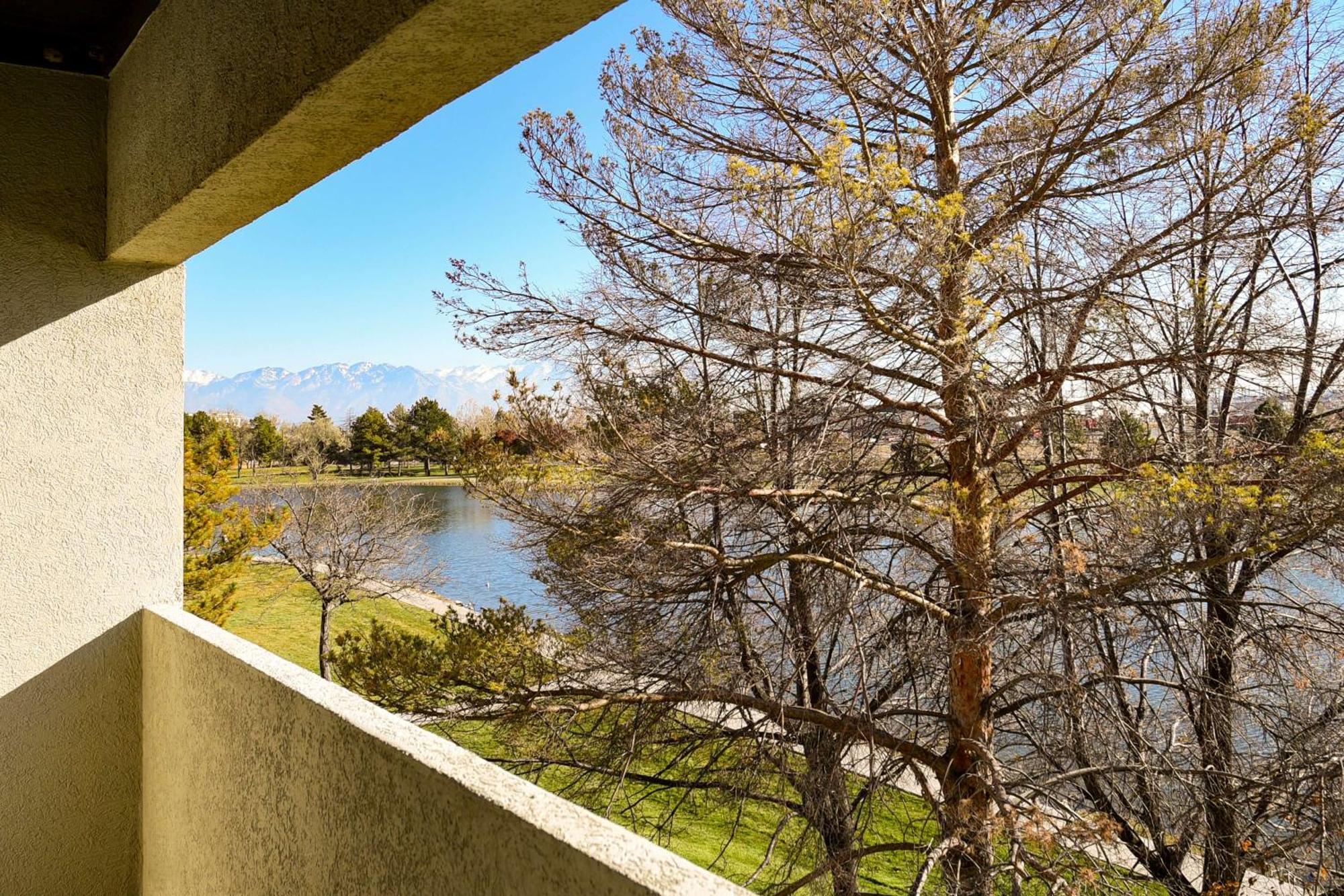 Doubletree By Hilton Hotel Salt Lake City Airport Exterior foto
